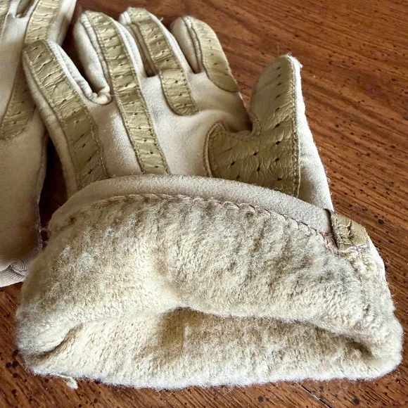 Vintage Isotoner Tan Driving Gloves Stretch Nylon Spandex One Size 9" x 3 ½" - Picture 6 of 9